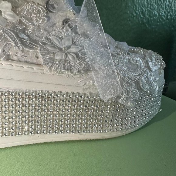 Daruga Bridal Platform Sneakers Pearl Rhinestones Lace sz 40 9 - Picture 2 of 8